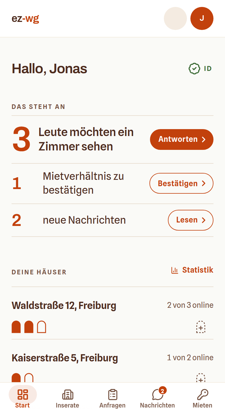 Die Startseite des Vermieter-Dashboards auf dem Handy: Begrüßung, die Zahl offener Anfragen, die Häuser und die nächsten Schritte.
