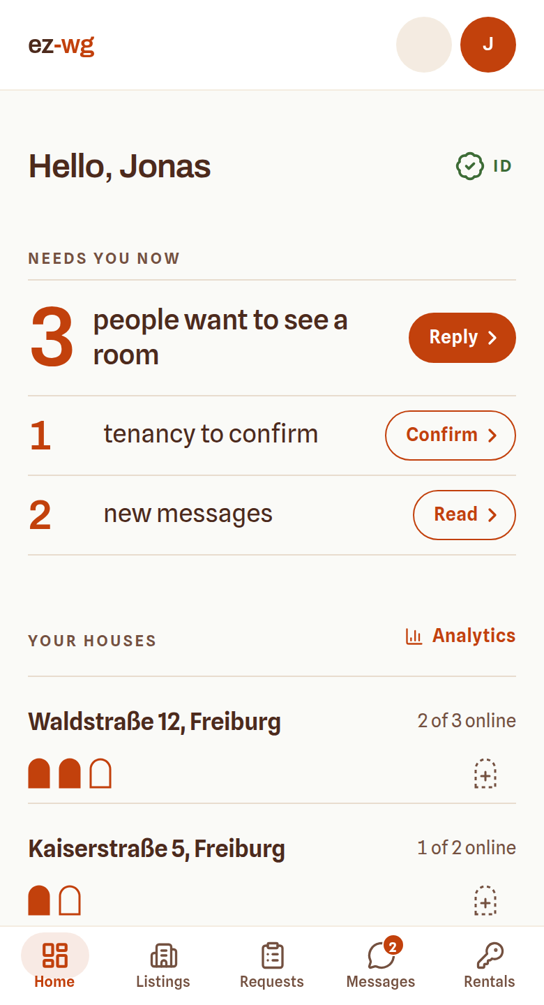 The landlord's dashboard home on a phone: a greeting, the number of open requests, the houses, and the next steps.